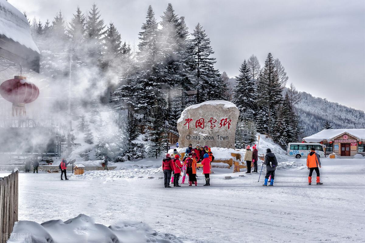 黑龙江雪乡泼水成冰背后的科学原理与注意事项