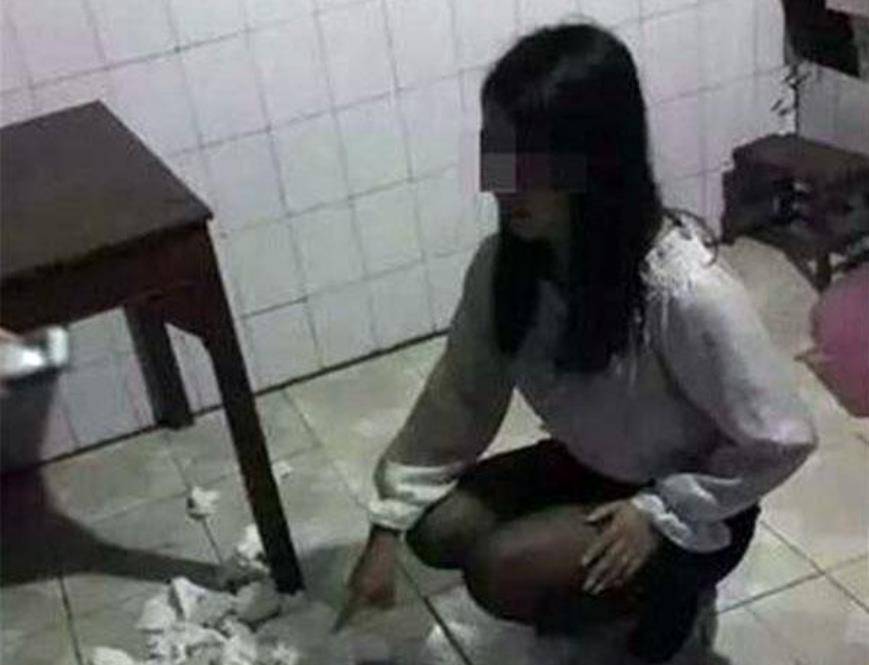 女生尝试懒人接水法意外失败遭遇尴尬